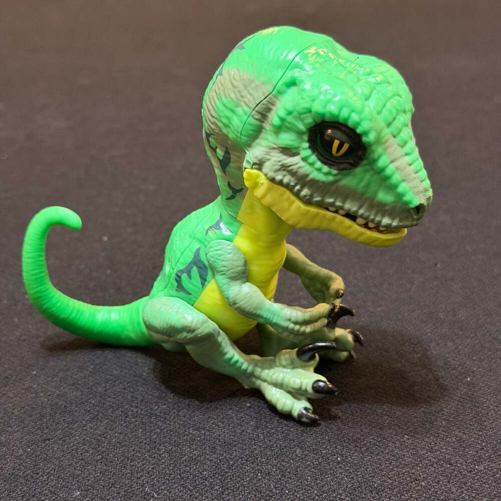 WowWee Fingerlings Untamed Raptor Series 2 Hazard Green Dino No Sound